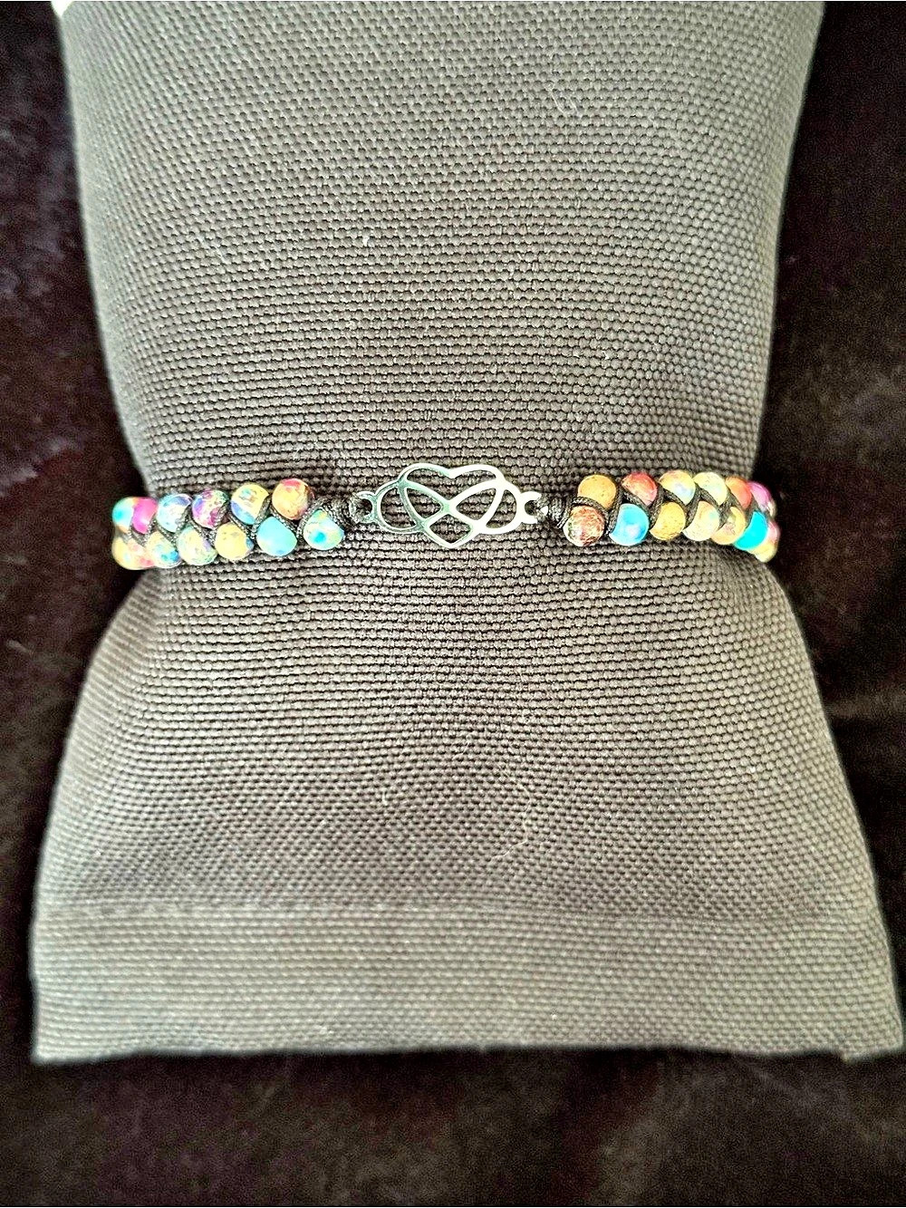 🔹 NWOT Multicolor Beaded Jasper Macramé Infinity Bracelet
